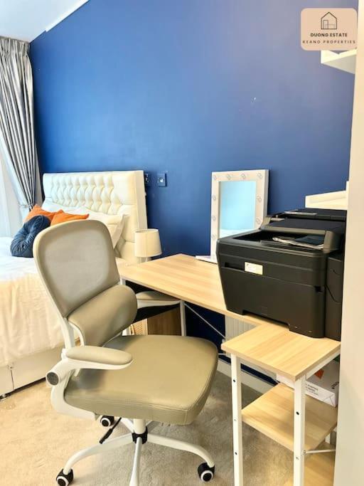 Long Term Business Relocators Canary Wharf Apartment London